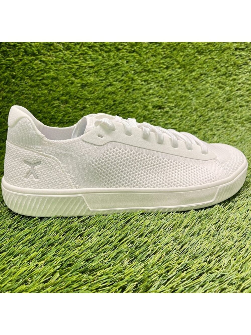 Flux Footwear Adapt Trainer White Mens Size 9.5 Athletic Knit Shoes Sneakers